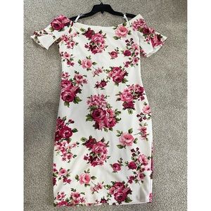 Floral bodycon off the shoulder dress!